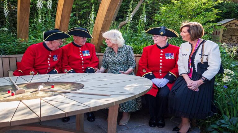 La regina Camilla al Chelsea Flower Show